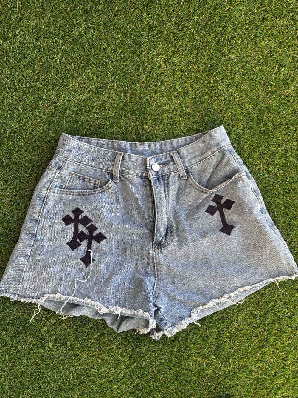 ROMWE Grunge Punk Cross Embroidery Raw Hem Denim Shorts